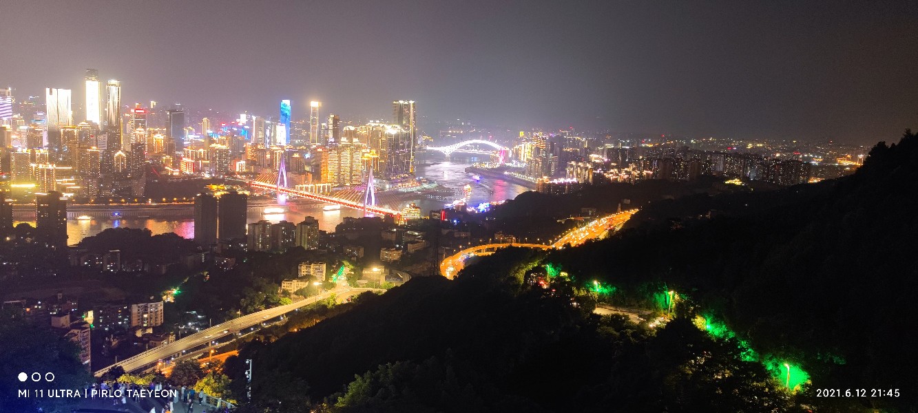 镜头看重庆小米11u镜头下的南山一棵树夜景