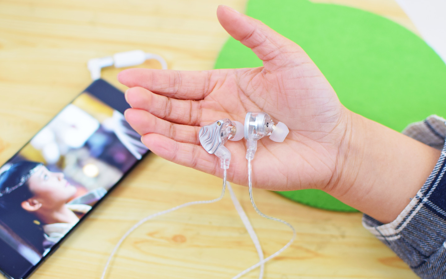 锦瑟香也QUEEN 2023：百元内HIFI耳机，音质超预期