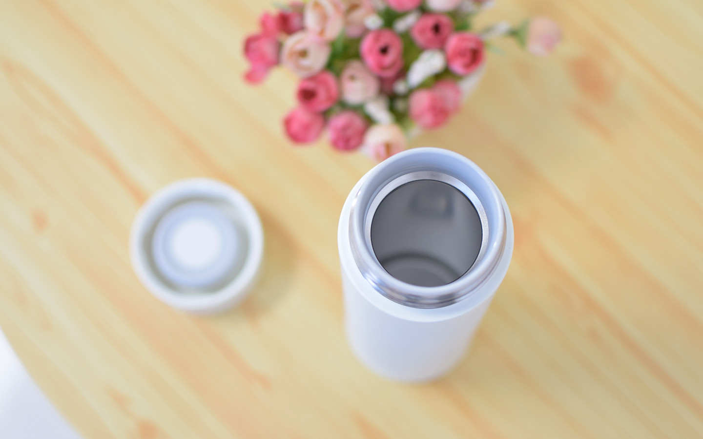 米家轻享保温杯：轻盈便携，畅饮新体验