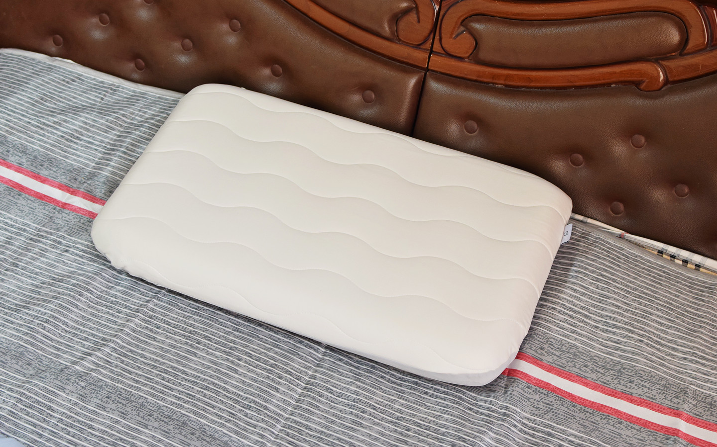 米家记忆棉深睡枕：护颈调温，好睡眠看它的