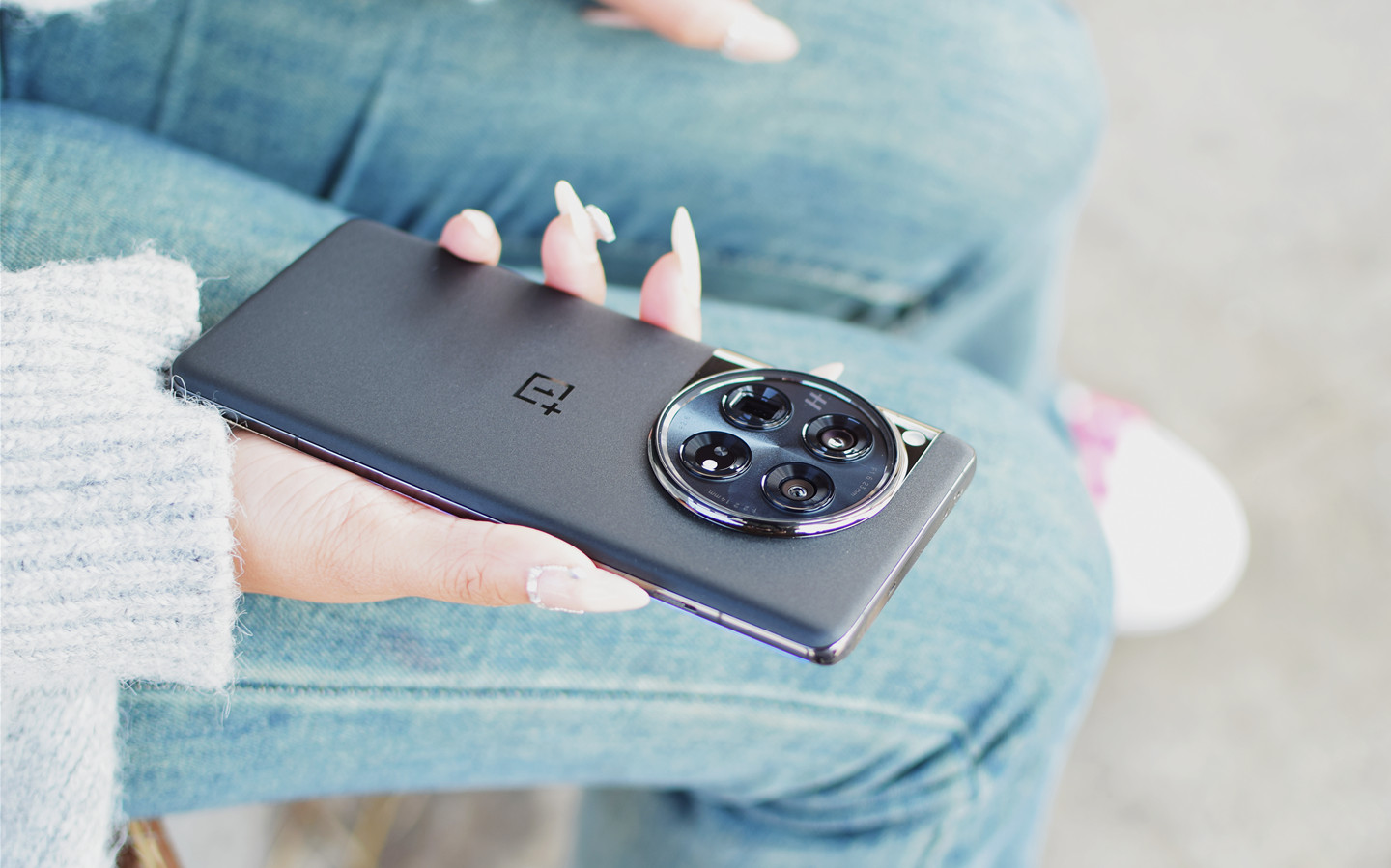 屏幕满分、相机出色，一加12诚不负我