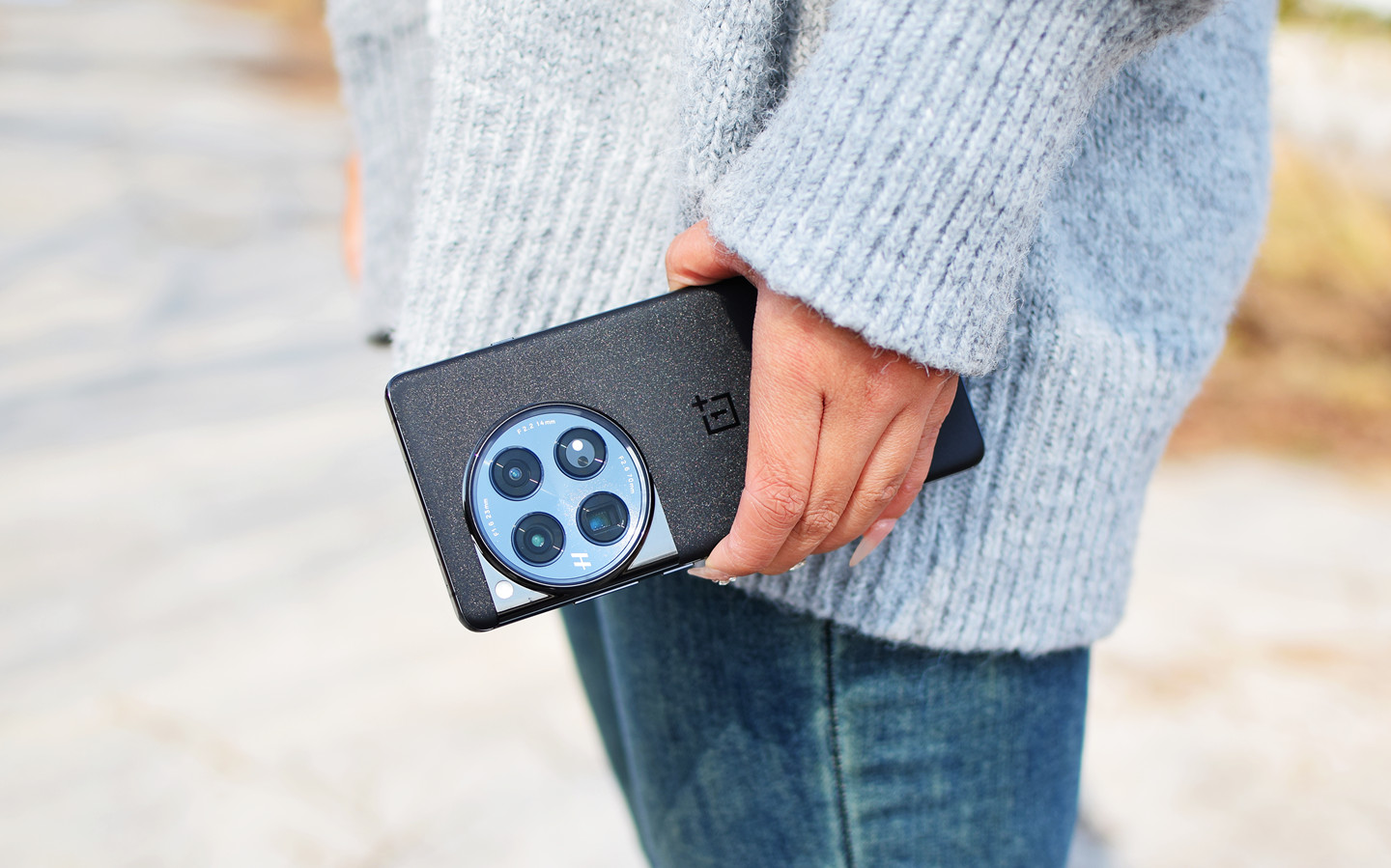 屏幕满分、相机出色，一加12诚不负我