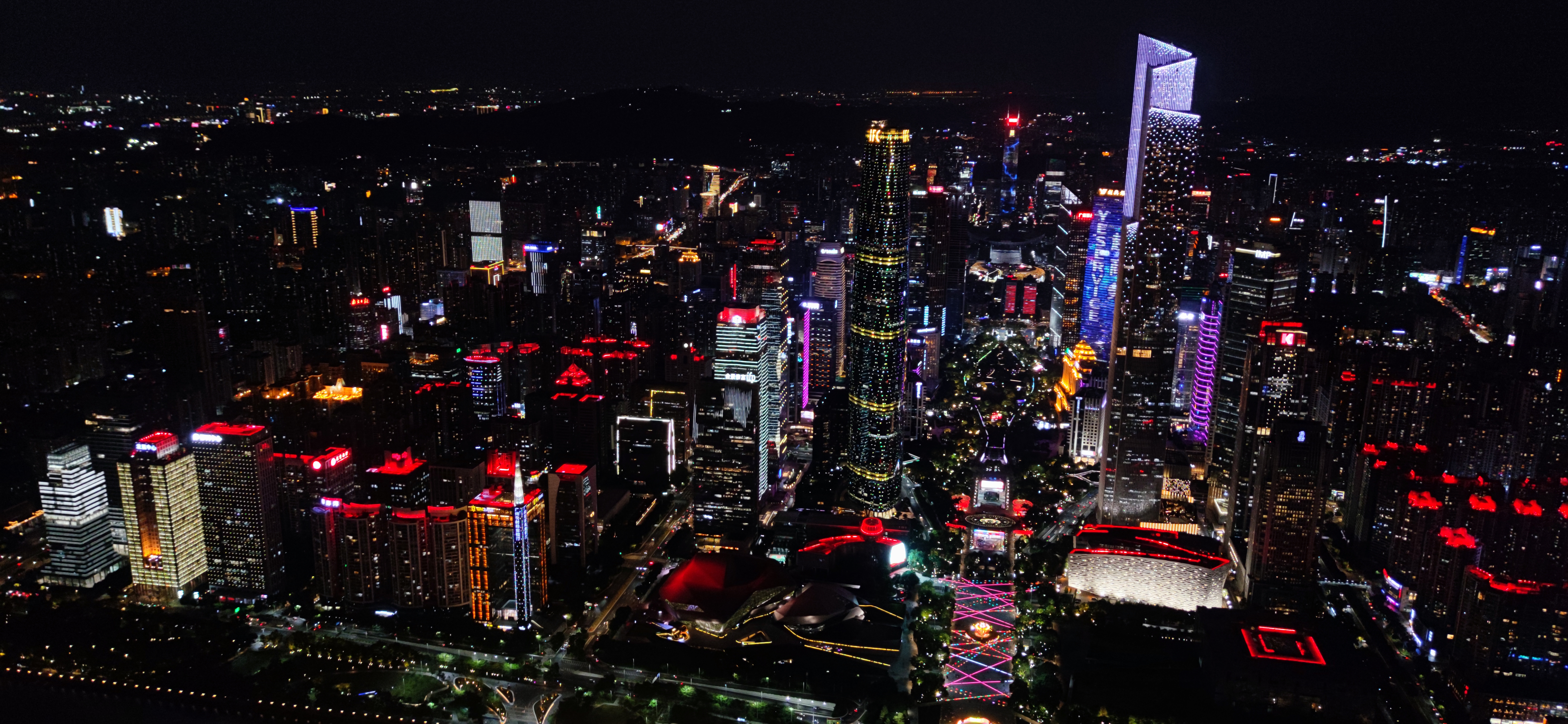 广州塔上面拍的让我拍成了哥斯拉的感觉 - 小米社区