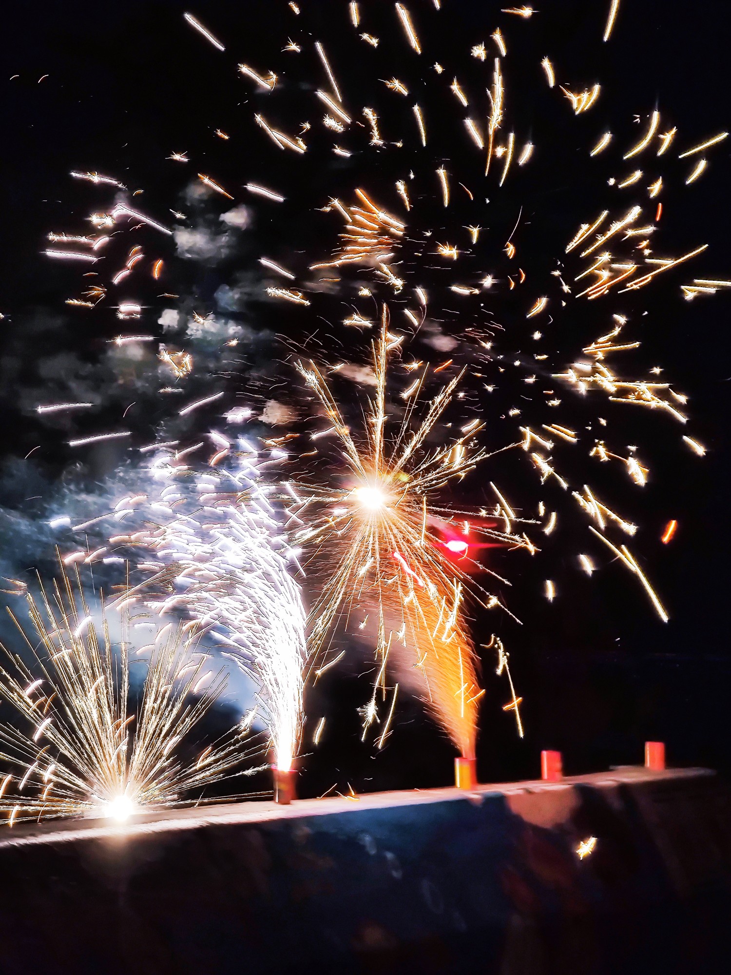 2021的第一场烟花10ultra的5x的镜头惊艳到我了不需要后期直接拍烟花