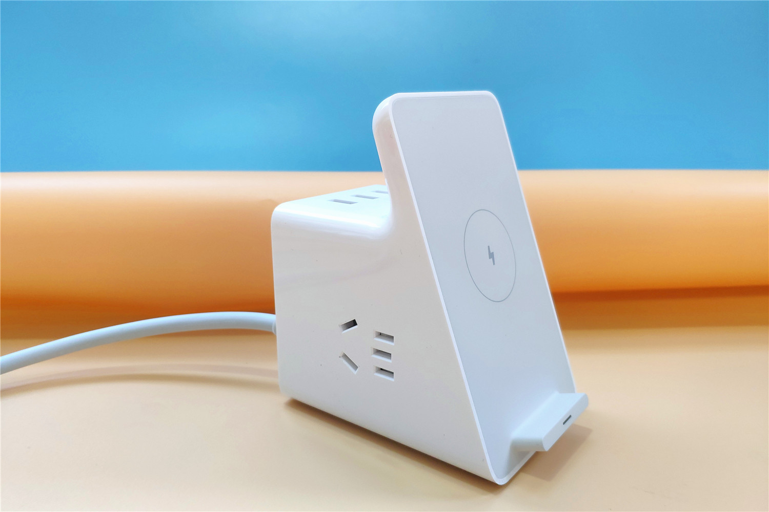 全能充电种草:小米立式无线充插座,方便的同时提升家居整洁