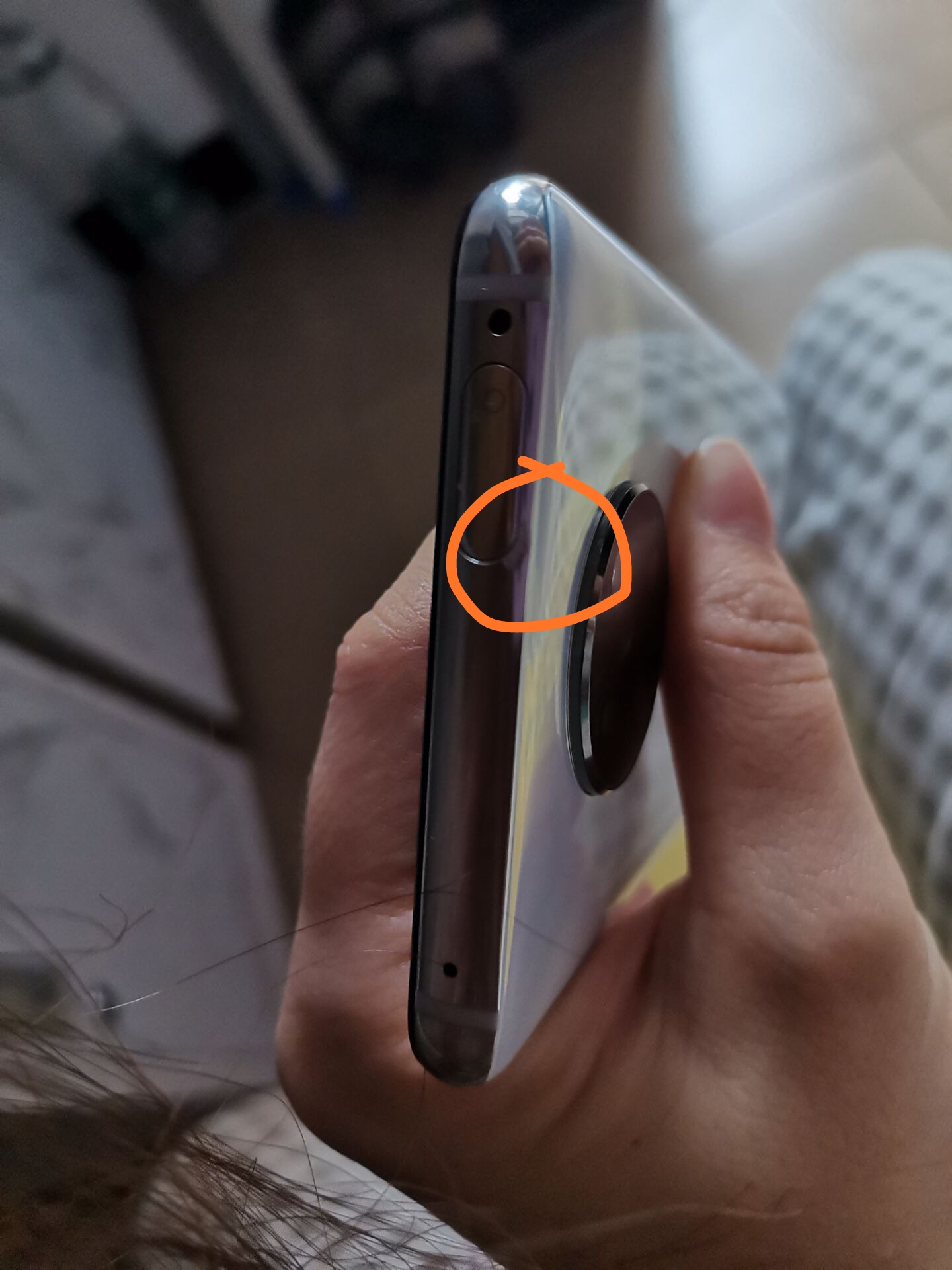 边框磕碰想更换边框官方支持维修吗大概价格需要多少求官方翻牌才买的