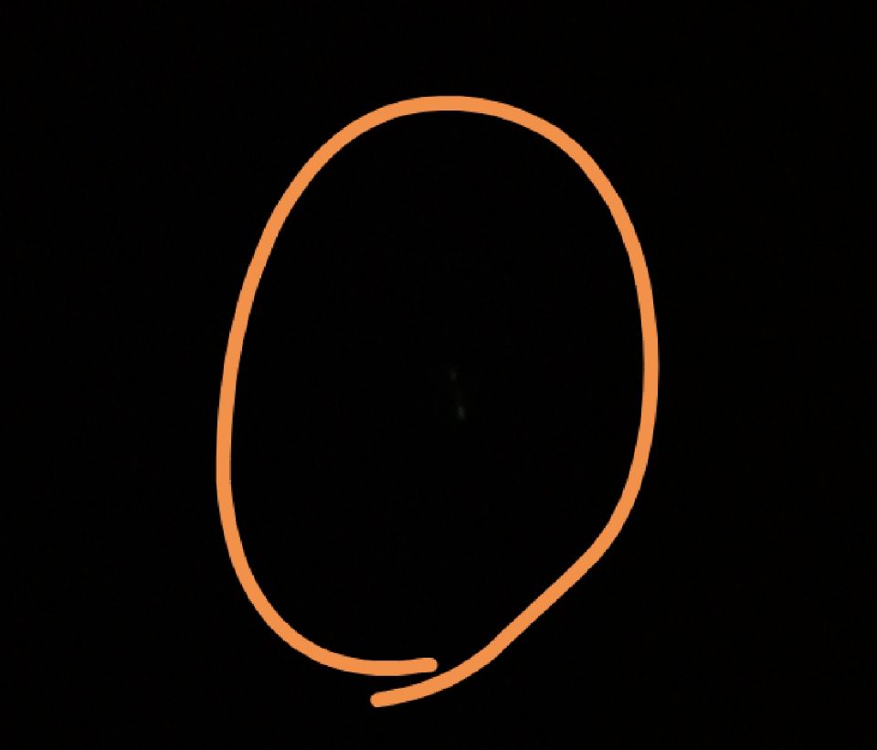 笑死我了第一次这么失望,我手机5个故障(屏幕有坏点,后摄歪,前摄外