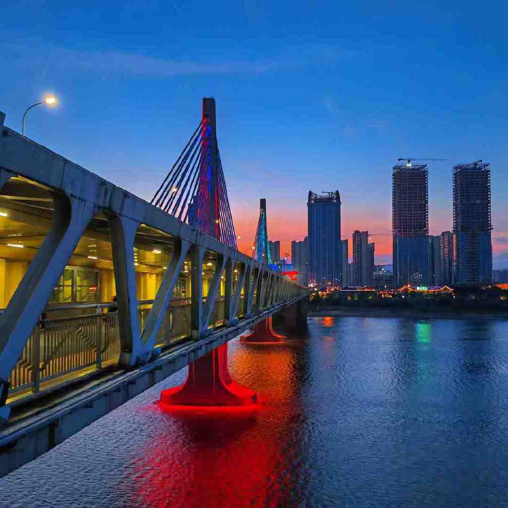 打卡我的城 | 文明南昌人 天下英雄城