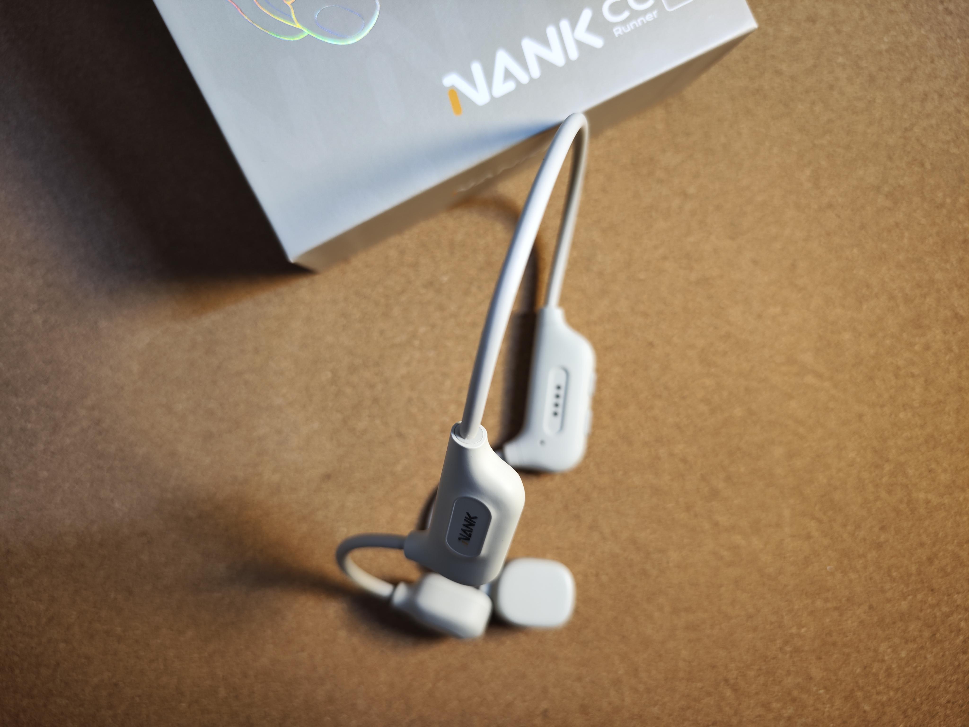 极限了三百多的南卡骨传导！内置4G内存，算是很轻的骨传导耳机哦